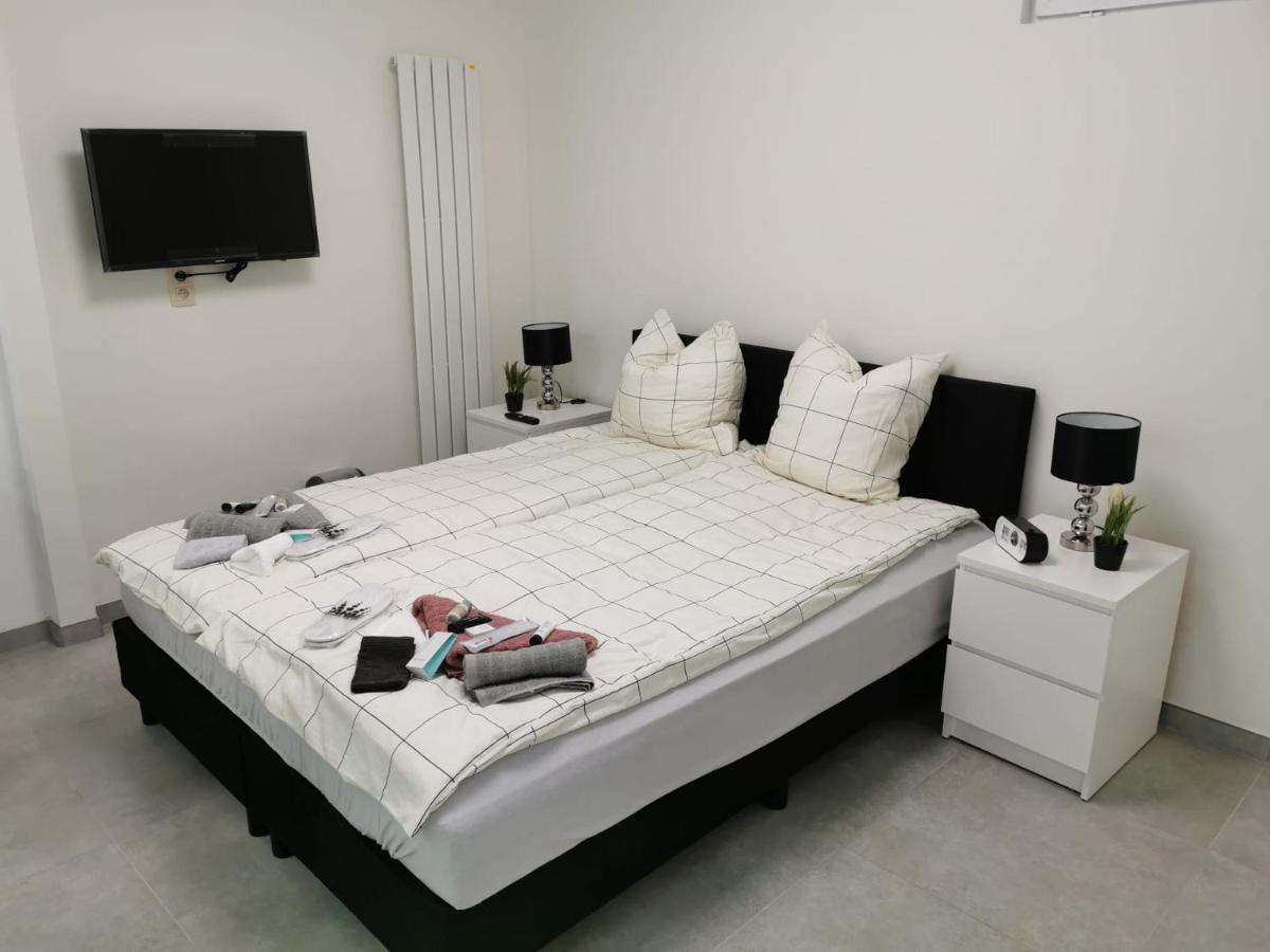 Vakantiehuis H&A 4 Sterren إبير المظهر الخارجي الصورة
